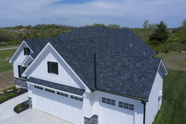 Eaton Roofing & Exteriors roofing company in Kansas