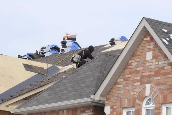 Roofing Unlimited roofing company in Wyoming